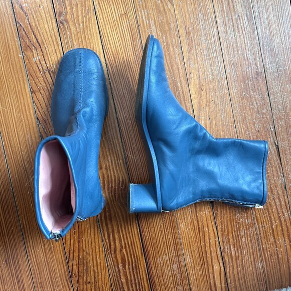 Acne Studios Logo Print Ankle Boots - Picture 5 of 12